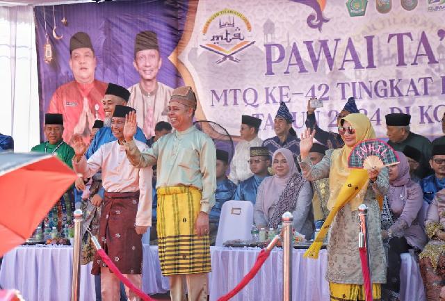 Pemkab Inhil Ikuti Pawai Ta'aruf MTQ Tingkat Provinsi Riau