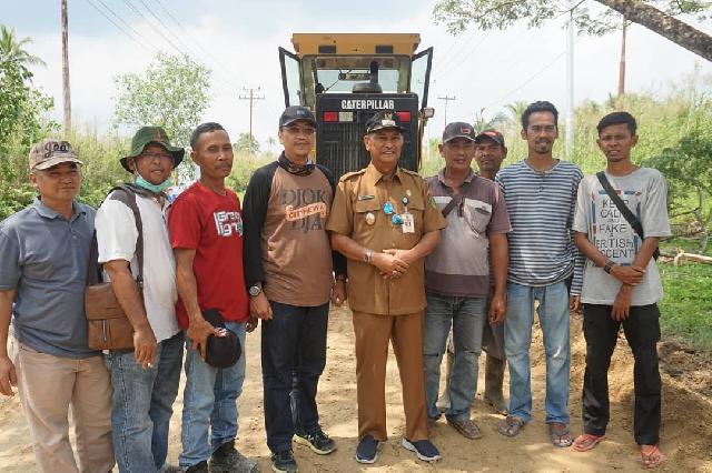 Wakil Bupati Inhil Tinjau Ruas Jalan Sungai Beringin, Tembilahan