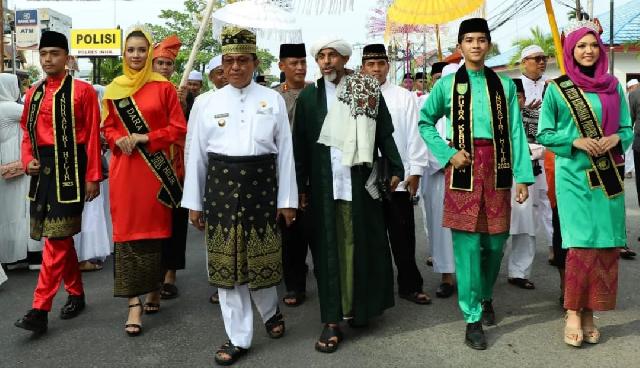 Bupati HM Wardan Harapkan Gema Muharram 1445 Hijriyah Bangkitkan Ukhuwah Islamiah Masyarakat Inhil