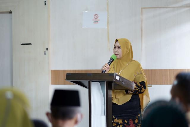 Ketua GSH Inhil Serahkan Bantuan Paket Premium Ramadhan kepada Keluarga Sasaran di Tembilahan