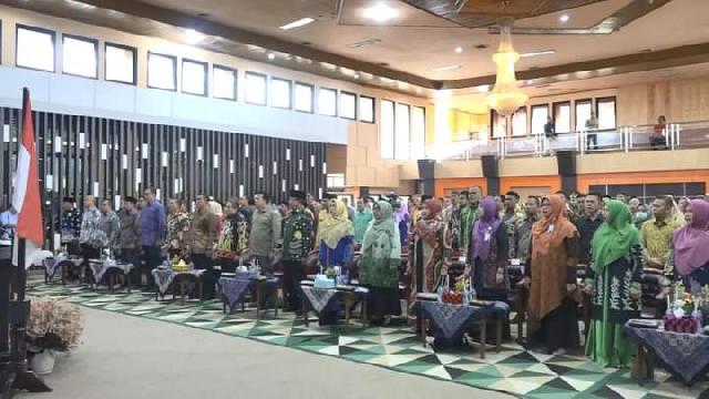 Pencanangan UHC, Bupati HM Wardan Lounching Jaminan Kesehatan Semesta