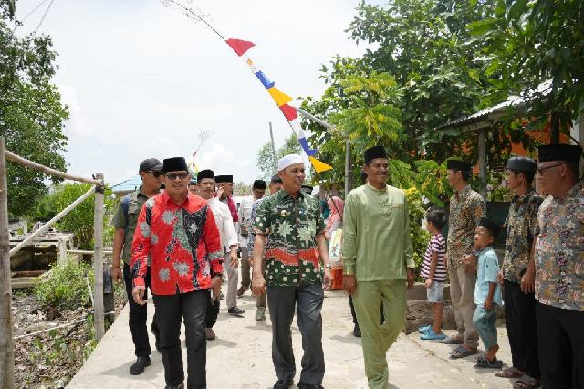 Pj Bupati Herman Tinjau Infrastruktur di  Sungai Terap Perbatasan Inhil-Tungkal