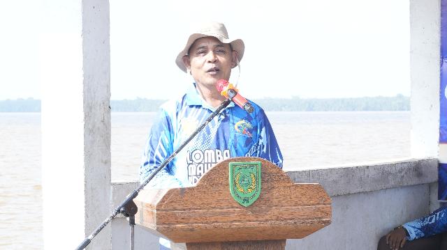 Sempena Milad Inhil ke 61, Bupati Inhil Buka Lomba Maunjun Udang Galah di Sapat